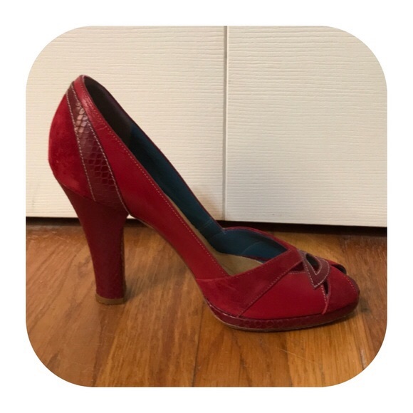 Marc Jacobs Shoes - Fabulous Retro Marc Jacobs Peep Toe Heels